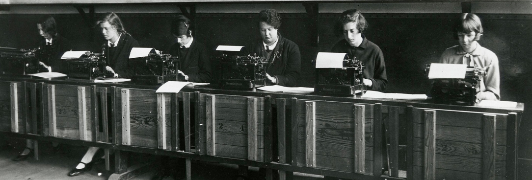 women typing